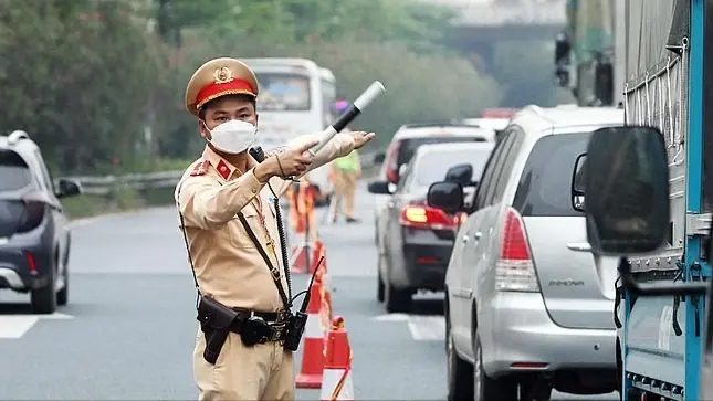 Phân luồng giao thông đêm bắn pháo hoa Tết Dương lịch